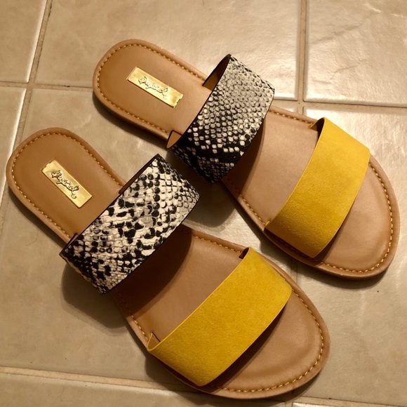 NIB VEGAN leather sandals - Picture 2 of 4